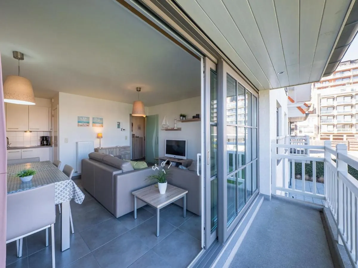Amazing Apartment On The First Floor Middelkerke